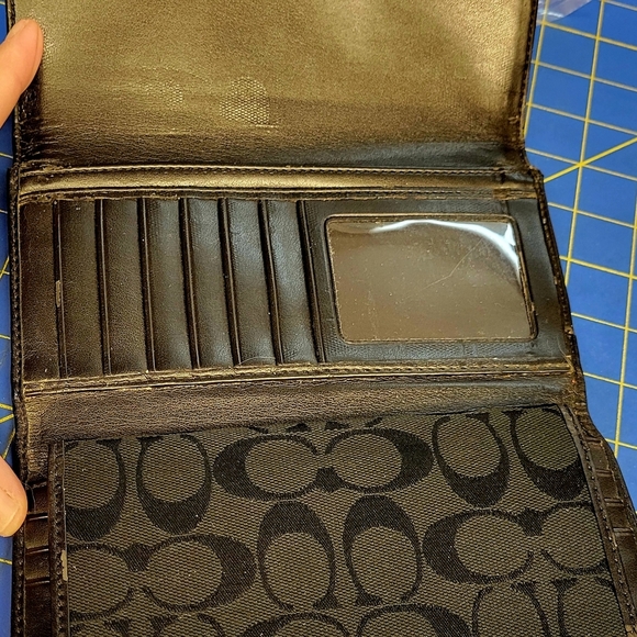 Coach Black Wallet 8" x 4.5" x 1.25" - Picture 4 of 16